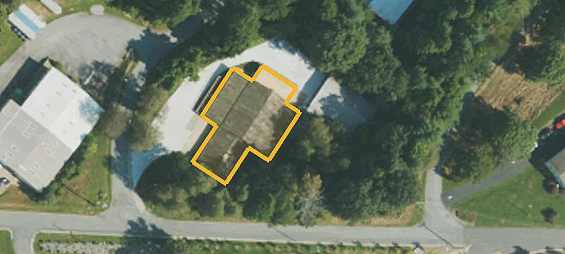 8 Loop Rd