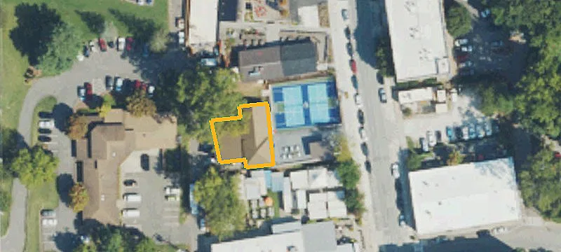 137 Coxe Ave