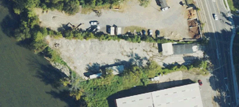 452 Riverside Dr