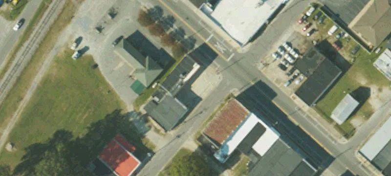 502 Queen St