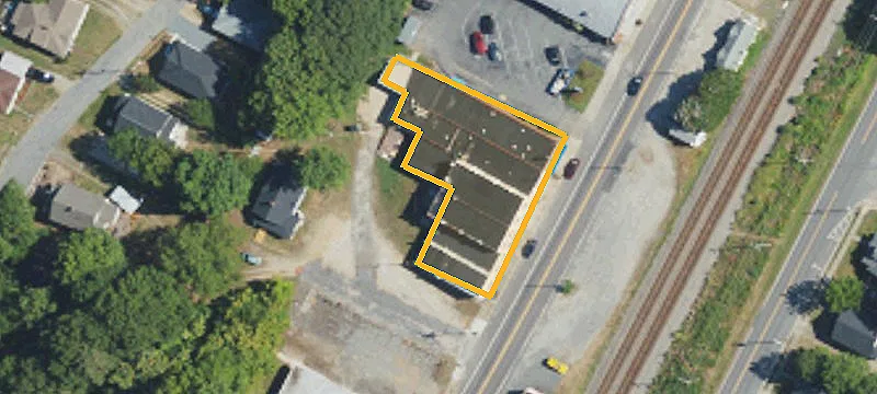 1105 Main St