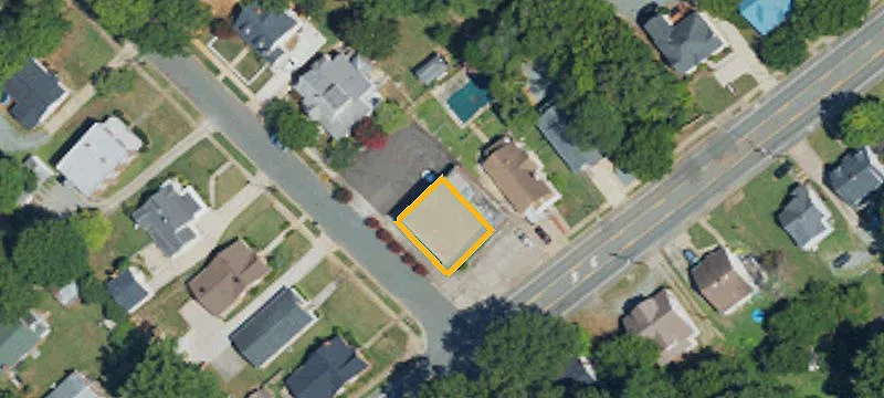 1037 Main St