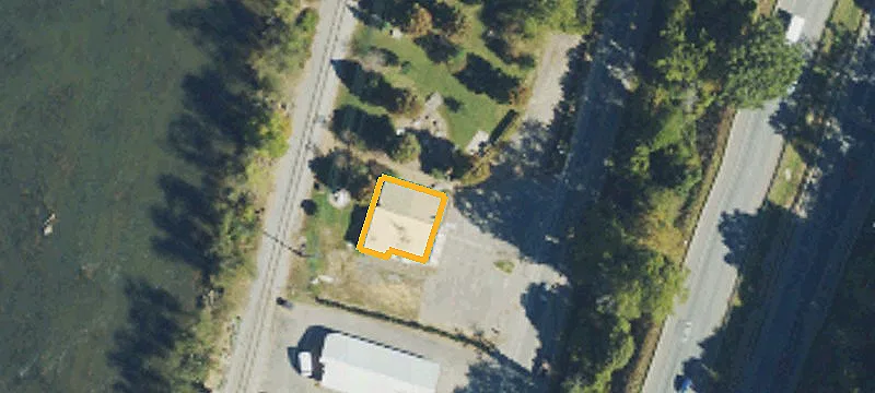 796 Riverside Dr