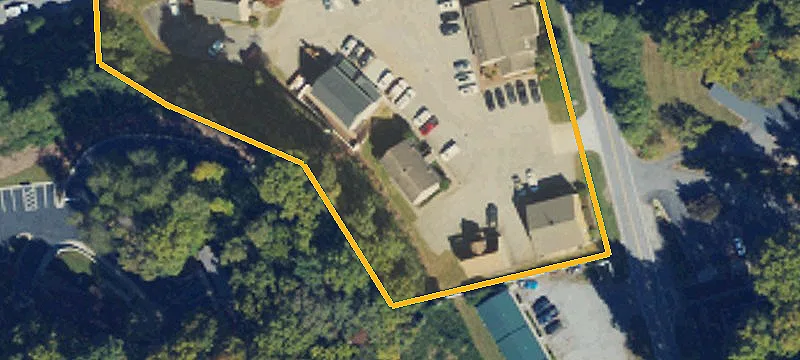 40 Colonial Sq