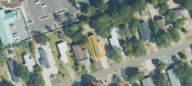 635 Live Oak Dr