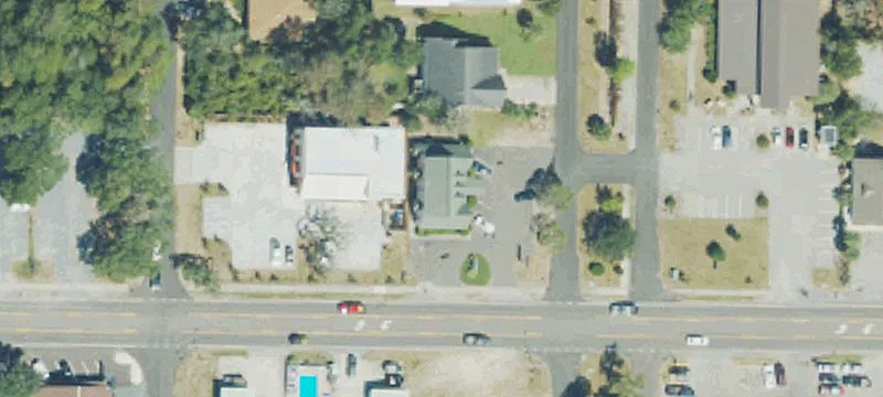 8118 Oak Is Dr