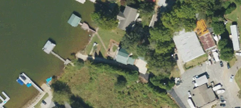 6860 Shade Tree Ln