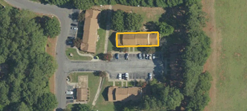 900 4th Ave