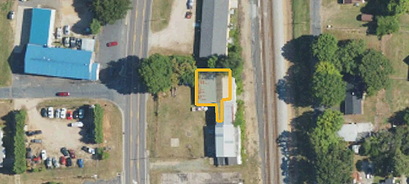 2100 Main St