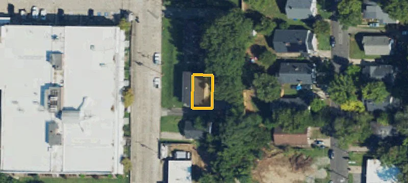 910 Calvin St