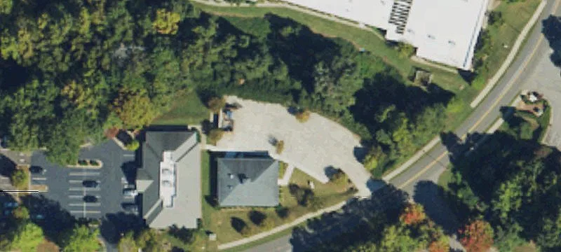 407 Meadowlands Dr