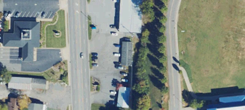 1643 Main St