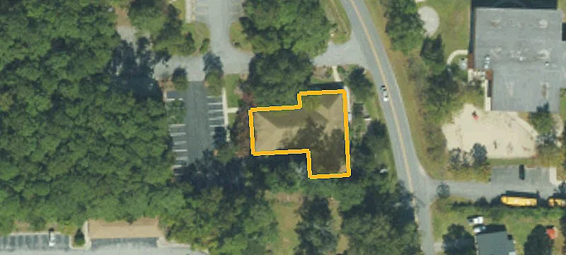 901 Pinetree Dr