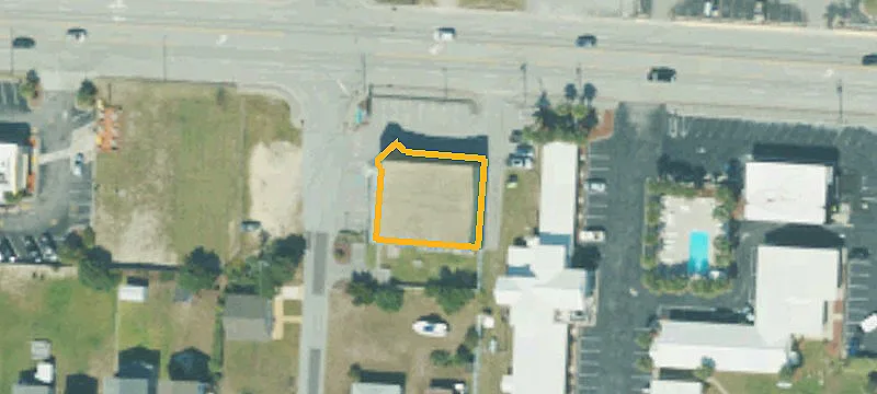 219 Ft Macon Rd