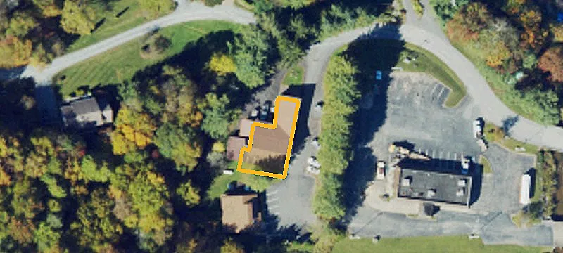 104 Hardees Ln