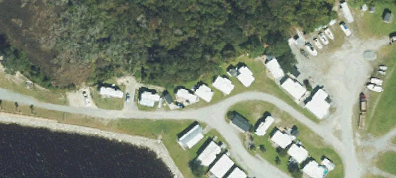 400 Riv Shr Ln