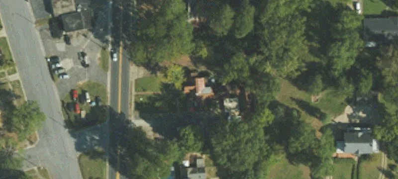 1305 Queen St