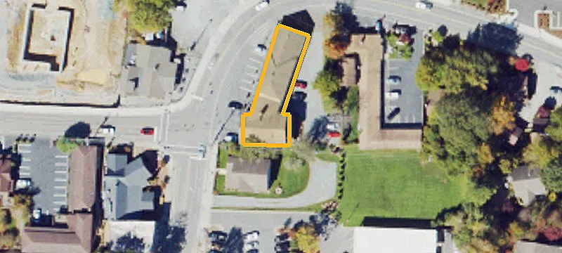 921 Main St