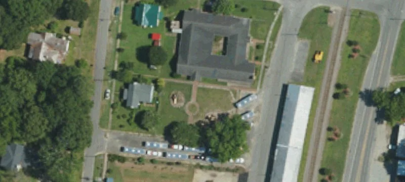 105 College St