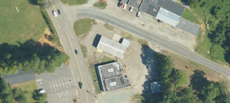 703 Bragg St
