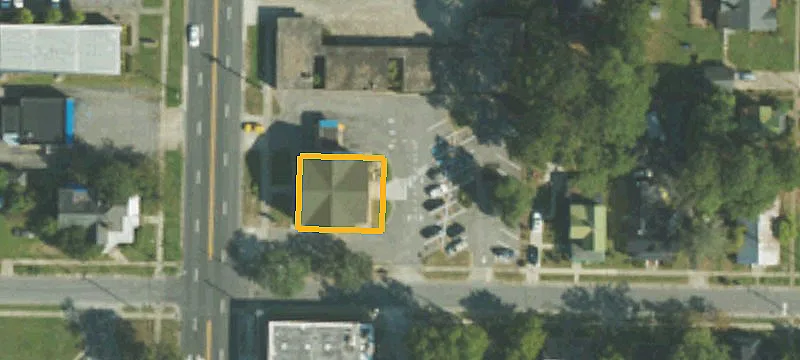 901 Queen St
