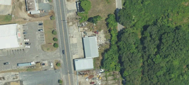 2032 Main St