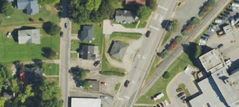 1007 College St