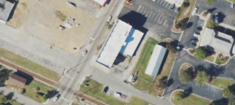 100 Railroad St