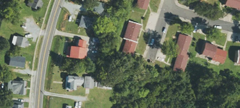 839 Lyle St