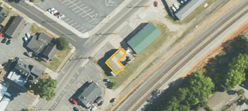 221 Main St