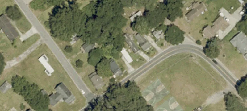 1372 Burnside Rd