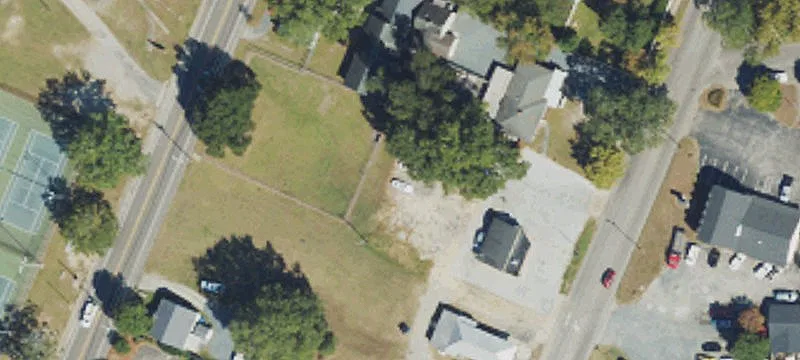 1005 Main St