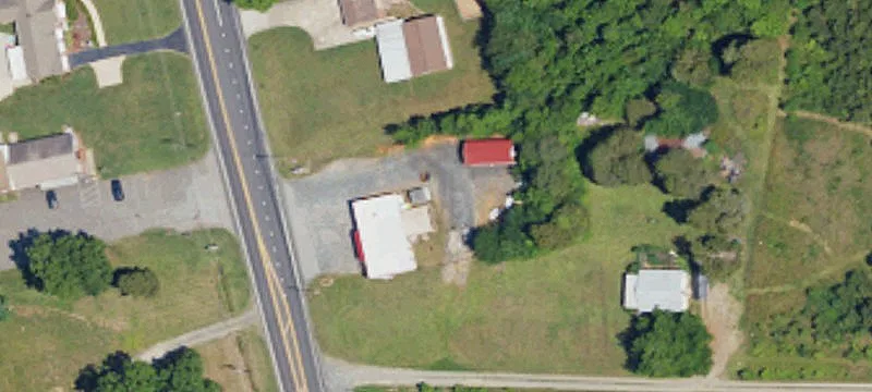 8235 Hwy 52