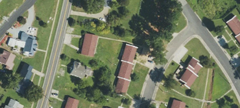 807 Lyle St