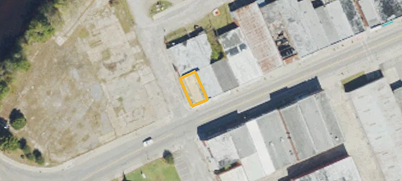 1170 Main St