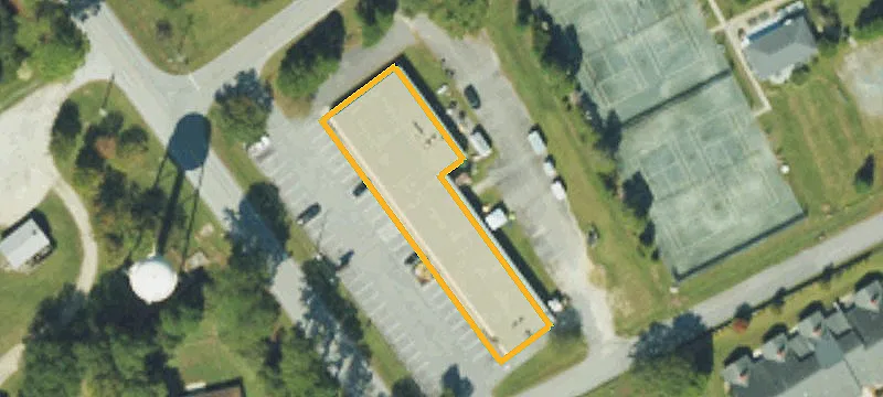 30 Shoreline Dr