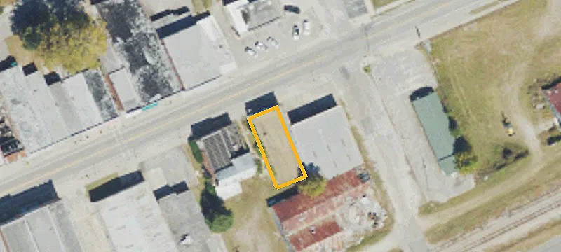 1085 Main St