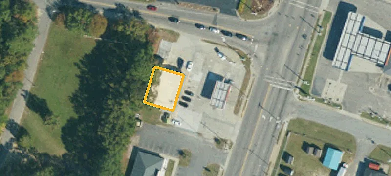 1404 Main St