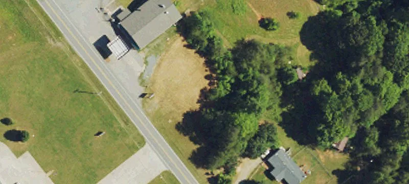 704 Hwy E Hwy