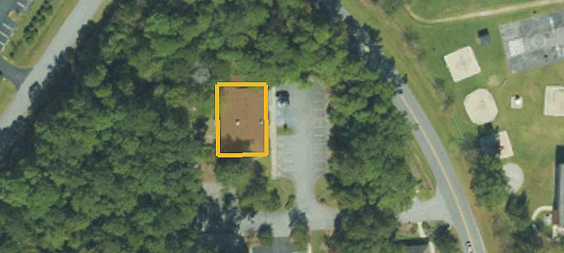 903 Pinetree Dr
