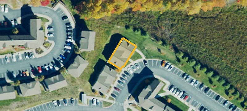 1084 Fallview Ln
