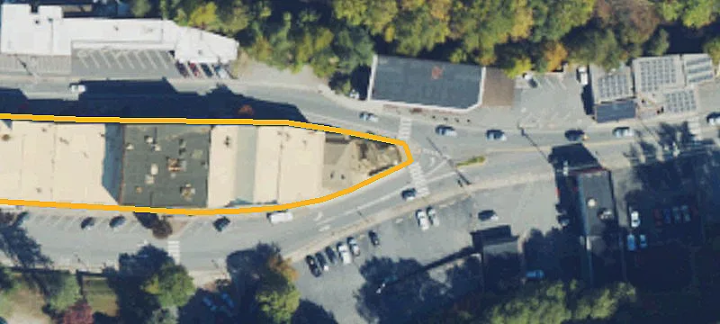 462 Main St
