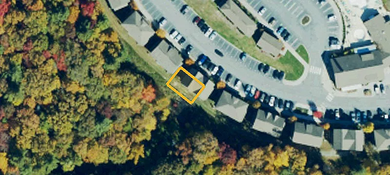 562 Fallview Ln