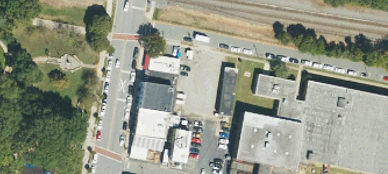 6 Airline Ave