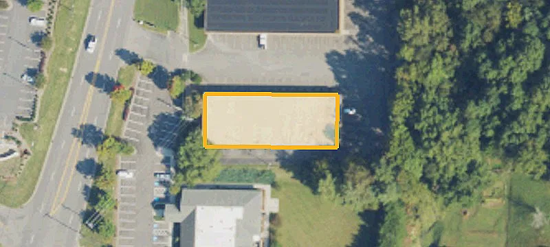 933 Old Rockford St