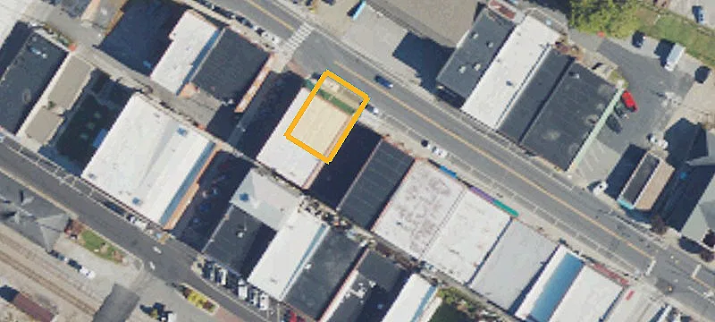 270 Oak Ave