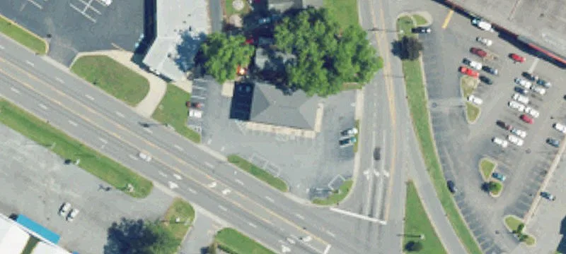 925 Memorial E Dr