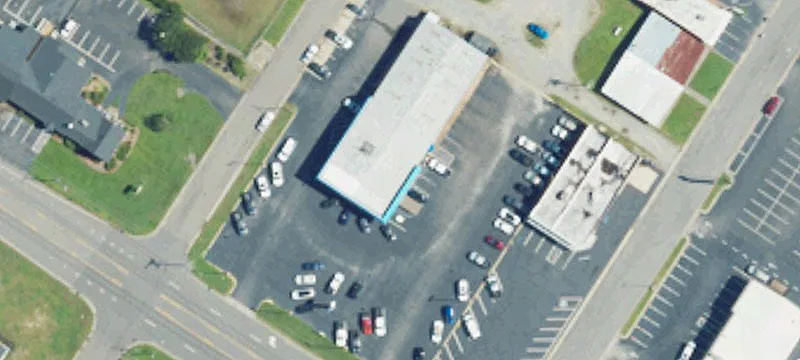 711 Memorial E Dr