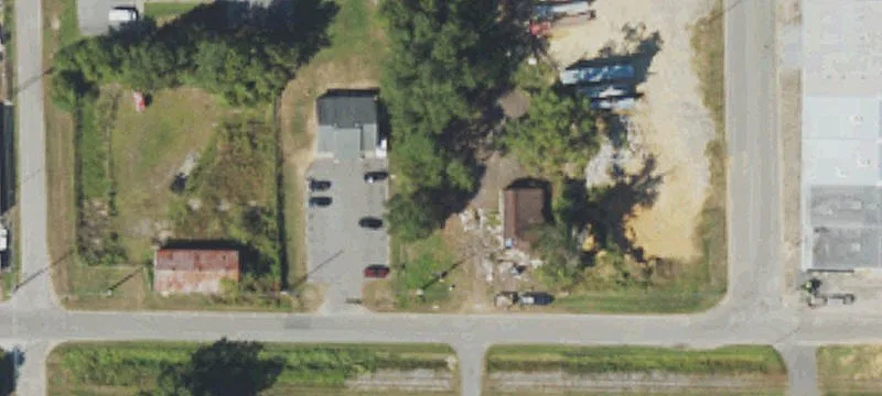 413 Main St Near