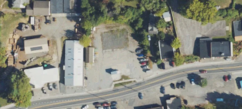 585 Oak Ave
